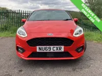 Begagnad Ford Fiesta ST-Line 100 HK (73 kW) 2019 Röd Halvkombi