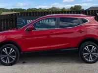 Used Nissan Qashqai N-Connecta 150 HP (110 kW) 2019 Red SUV