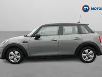 Begagnad Mini Cooper Classic 136 HK (100 kW) 2022 Grå Halvkombi