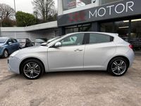 Used Alfa Romeo Giulietta Distinctive 170 HP (125 kW) 2014 White Hatchback