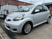 Used Toyota Aygo Platinum 68 HP (50 kW) 2010 Silver Hatchback