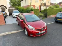 Used Toyota Yaris 99 HP (72 kW) 2012 Red Hatchback