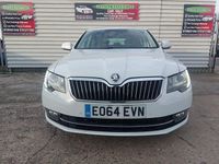 Used Skoda Superb LAURIN & KLEMENT 2014 White Hatchback