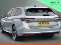Usado Skoda Superb SportLine 193 HP (141 kW) 2025 Prateado Carrinha