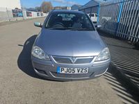 Used Vauxhall Corsa Design Edition 80 HP (58 kW) 2005 Silver Hatchback