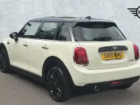Used Mini Cooper Classic 134 HP (98 kW) 2019 White Hatchback