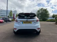 Używany Ford Fiesta Titanium 95 KM (69 kW) 2014 Biały Hatchback