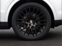 Used Porsche Cayenne 335 HP (246 kW) 2023 Dolomite silver metallic SUV