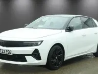Used Vauxhall Astra S 180 HP (132 kW) 2023 White Hatchback