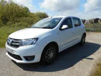 Begagnad Dacia Sandero Lauréate 2013 Vit Halvkombi
