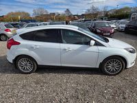 Used Ford Focus Zetec 2013 White Hatchback