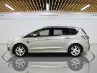 Usado Ford S-MAX Titanium 190 HP (139 kW) 2023 Prateado Monovolume