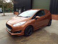 Used Ford Fiesta Sport 75 HP (55 kW) 2016 Red Van