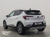 Used Renault Captur Techno 143 HP (105 kW) 2023 Metallic  arctic white with diamond black roof  SUV