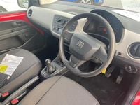 Usado Seat Mii 60 CV (44 kW) 2015 Rojo Utilitario