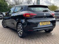 Used Renault Clio V Iconic 90 HP (66 kW) 2022 Hatchback