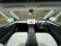 Used Tesla Model Y Long Range AWD 378 kW (514 HP) 2022 White SUV