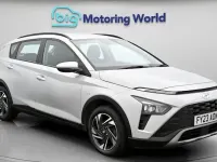Usado Hyundai Bayon SE 101 HP (74 kW) 2023 Prateado SUV