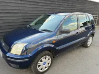 Used Ford Fusion 80 HP (58 kW) 2004 Blue Hatchback