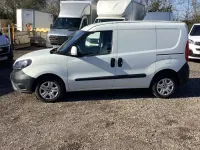 Begagnad Fiat Doblò 95 HK (69 kW) 2018 Vit Minibuss