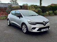 Used Renault Clio IV Play 90 HP (66 kW) 2017 Silver Hatchback