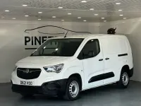 Used Vauxhall Combo 100 HP (73 kW) 2021 White MPV