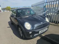 Begagnad Mini Cooper Hatch 2005 Svart Halvkombi