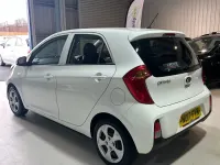 Second-hand Kia Picanto Air 65 CP (47 kW) 2017 Alb Hatchback