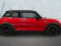 Used Mini Cooper Hatch 134 HP (98 kW) 2017 Red Hatchback