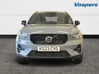 Begagnad Volvo XC40 Plus 207 HK (152 kW) 2023 Grå SUV