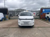 Used Citroën Berlingo 100 HP (73 kW) 2021 White MPV