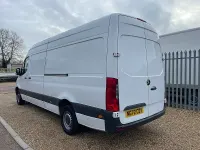 Begagnad Mercedes Sprinter Progressive 2023 Vit Van