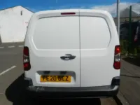 Used Vauxhall Combo Edition 100 HP (73 kW) 2020 White MPV