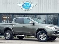 Usado Mitsubishi L200 Warrior 178 HP (130 kW) 2015 Verde Pickup