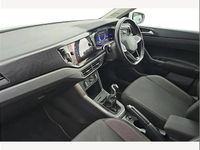 Used VW Polo Life 80 HP (58 kW) 2022 Pure white Hatchback