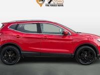 Used Nissan Qashqai N-Connecta 110 HP (80 kW) 2016 Red SUV