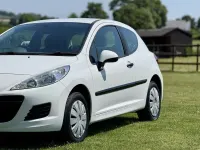 Used Peugeot 207 2011 White Hatchback