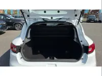 Used Renault Clio Play 73 HP (53 kW) 2017 White Hatchback