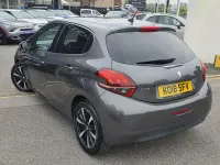 Used Peugeot 208 Allure Premium 81 HP (59 kW) 2018 Grey Hatchback