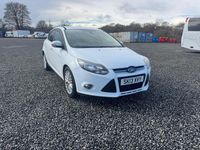 Used Ford Focus Zetec 125 HP (91 kW) 2013 White Hatchback