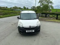 Begagnad Vauxhall Combo 2016 Vit Minibuss