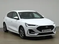 Begagnad Ford Focus ST-Line 125 HK (91 kW) 2023 Vit Halvkombi