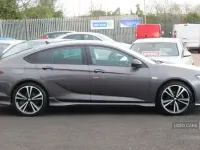 Begagnad Vauxhall Insignia SRi 122 HK (89 kW) 2021 Grå Halvkombi