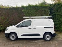 Used Vauxhall Combo Edition 100 HP (73 kW) 2019 White Van