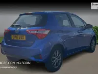 Used Toyota Yaris 100 HP (73 kW) 2017 Blue Hatchback