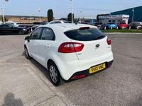 Used Kia Rio Air 2013 White Hatchback