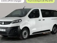 Used Vauxhall Vivaro 100 kW (136 HP) 2021 White MPV