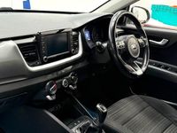 Used Kia Stonic 99 HP (72 kW) 2019 White SUV