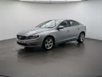 Usado Volvo S60 SE Lux 190 HP (139 kW) 2017 Prateado Sedan