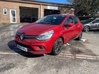 Gebraucht Renault Clio IV Signature 90 PS (66 kW) 2017 Rot Kleinwagen